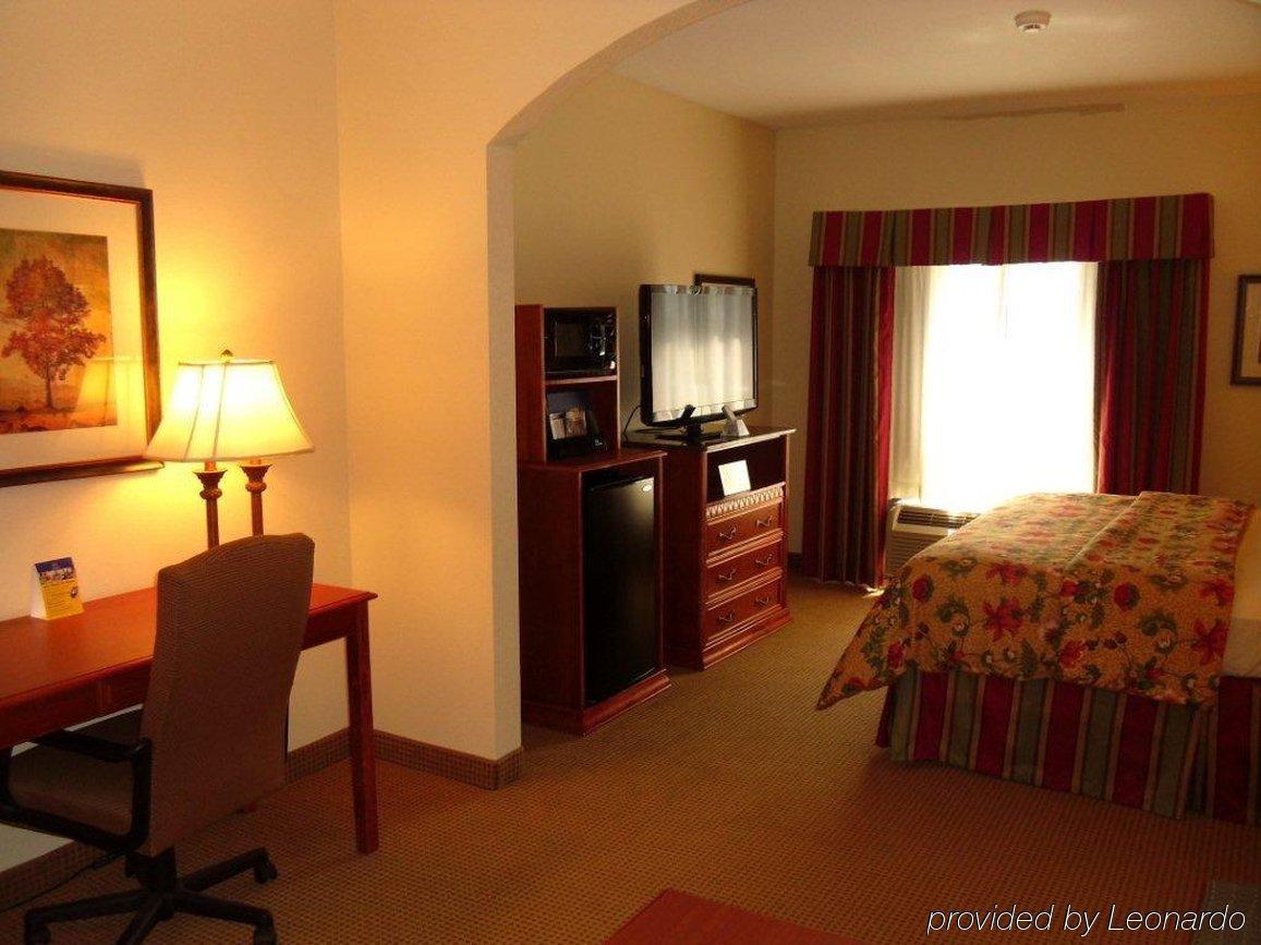 Best Western Plus Midwest City Inn & Suites Room photo