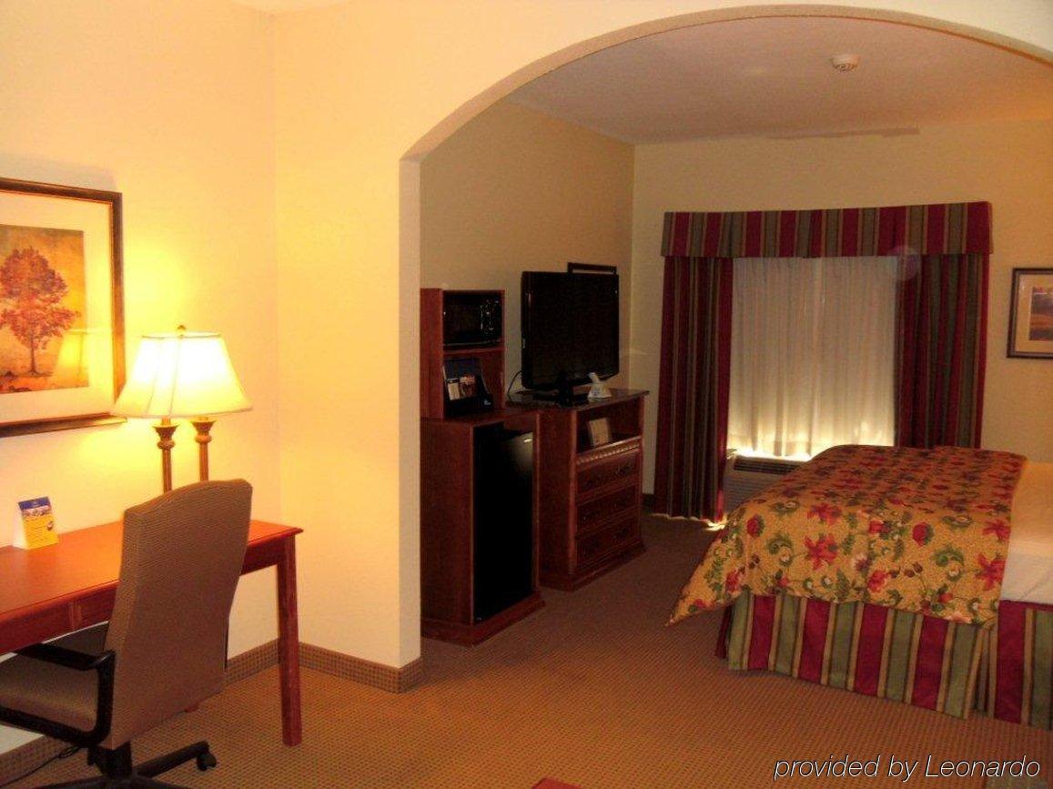 Best Western Plus Midwest City Inn & Suites Room photo